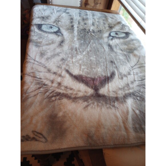 The Northwest “Blue Ice” Cat Throw Blanket Collin Bogle 44" x 58" 2014 Soft - Picture 1 of 7